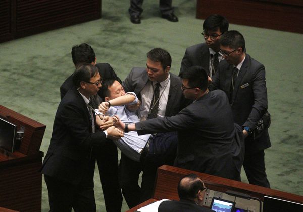 解决“拉布”顽疾 香港立法会修改议事规则提上议程