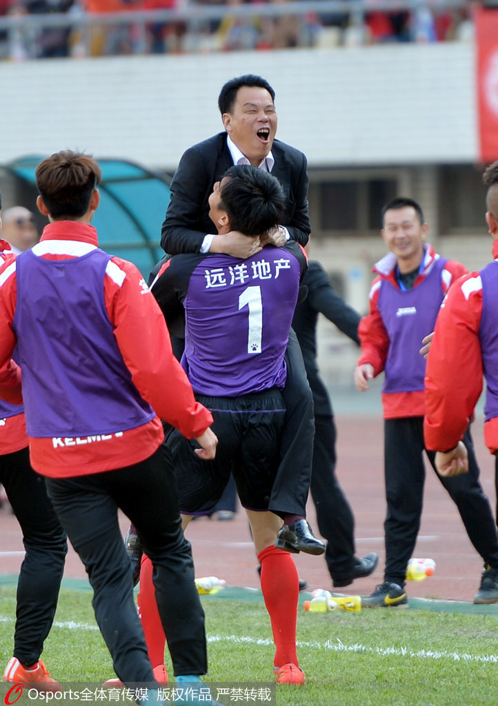 戾气横行!揭秘围攻暴打苏宁的“职业杀手” 戾气横行!揭秘围攻暴打苏宁的“职业杀手”