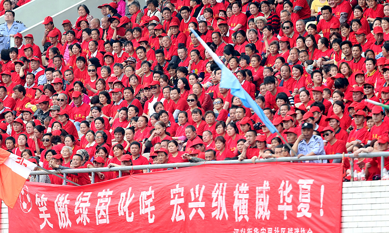 戾气横行!揭秘围攻暴打苏宁的“职业杀手”