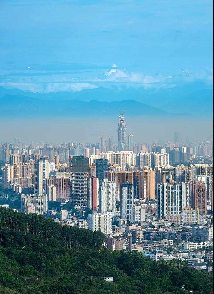 成都龙泉山:城市之巅