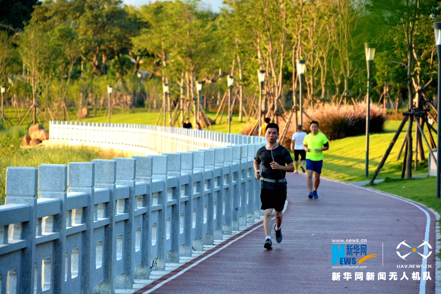 【高清图1】航拍泉州北滨江公园 生态整治留住秀美山水