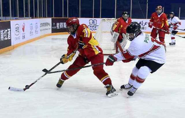 肩负重任！冰球女将扛起中国女子冰球大旗