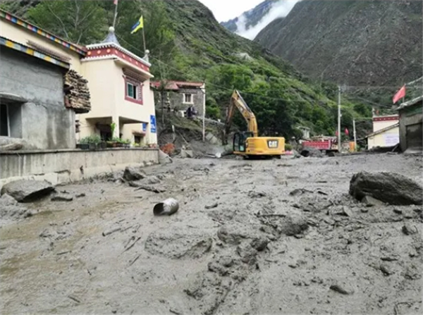 阿坝州黑水县公安用实际行动践行人民警察的职责