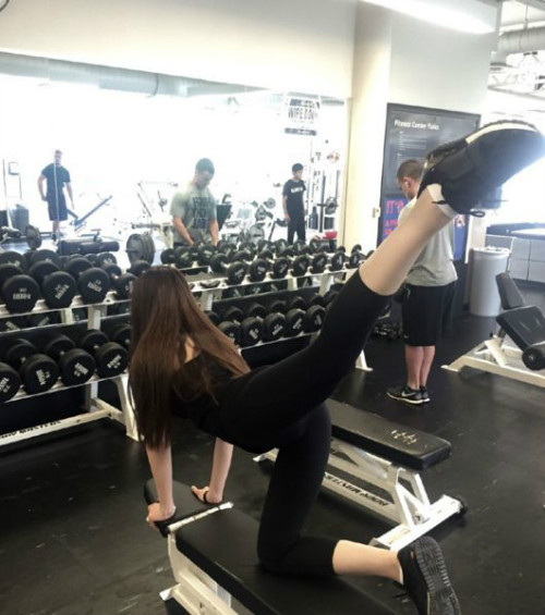 北体校花“朝天蹬”走红网络 揭昔日爆红校花现状(组图)