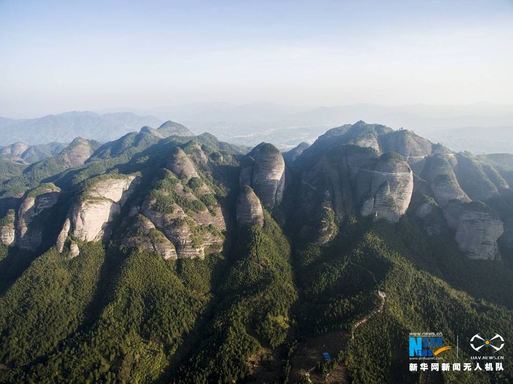 航拍江西南武当山 99座石峰连绵十里