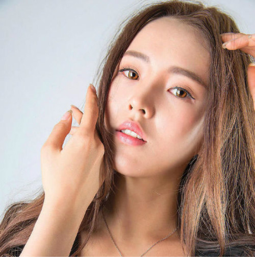 北体校花“朝天蹬”走红网络 揭昔日爆红校花现状(组图)