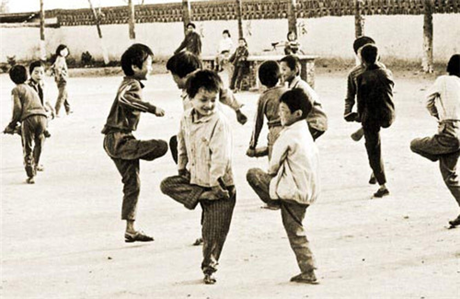 混乱不堪!韩国6大女主播竟直播"斗鸡"运动