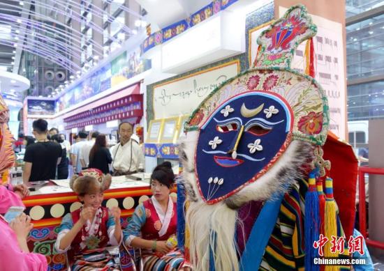 印度尼泊爾記者團點讚四川藏區傳統文化保護