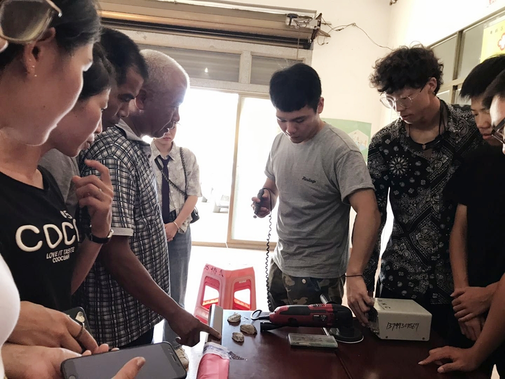 （宁德古田：“菇乡”再飘“茶香” “三板斧”再造支柱产业，这条下放至cri列表）【cri看福建 图文】【chinanews带图】【移动版】福建师大美院南日岛社会实践队走进莆田：携“双创”下乡助力精准扶贫