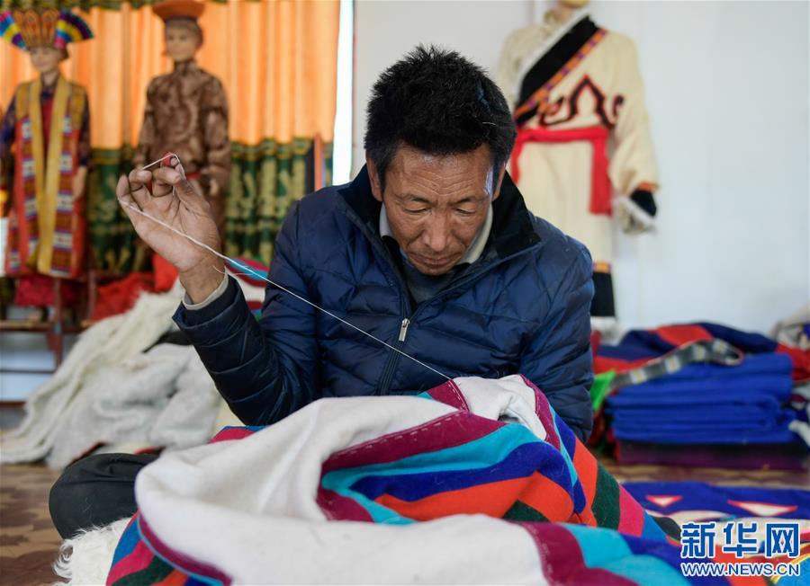 西藏谢通门县：传统手工业促脱贫