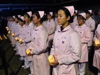 南京:"燭光祭"寄託哀思祈願和平