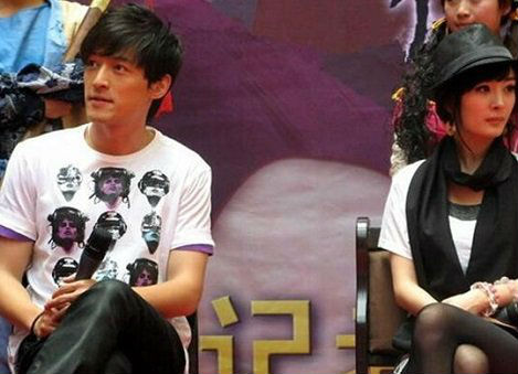 杨幂胡歌往事遭扒 揭两人微博上“爱恨情仇”(图)