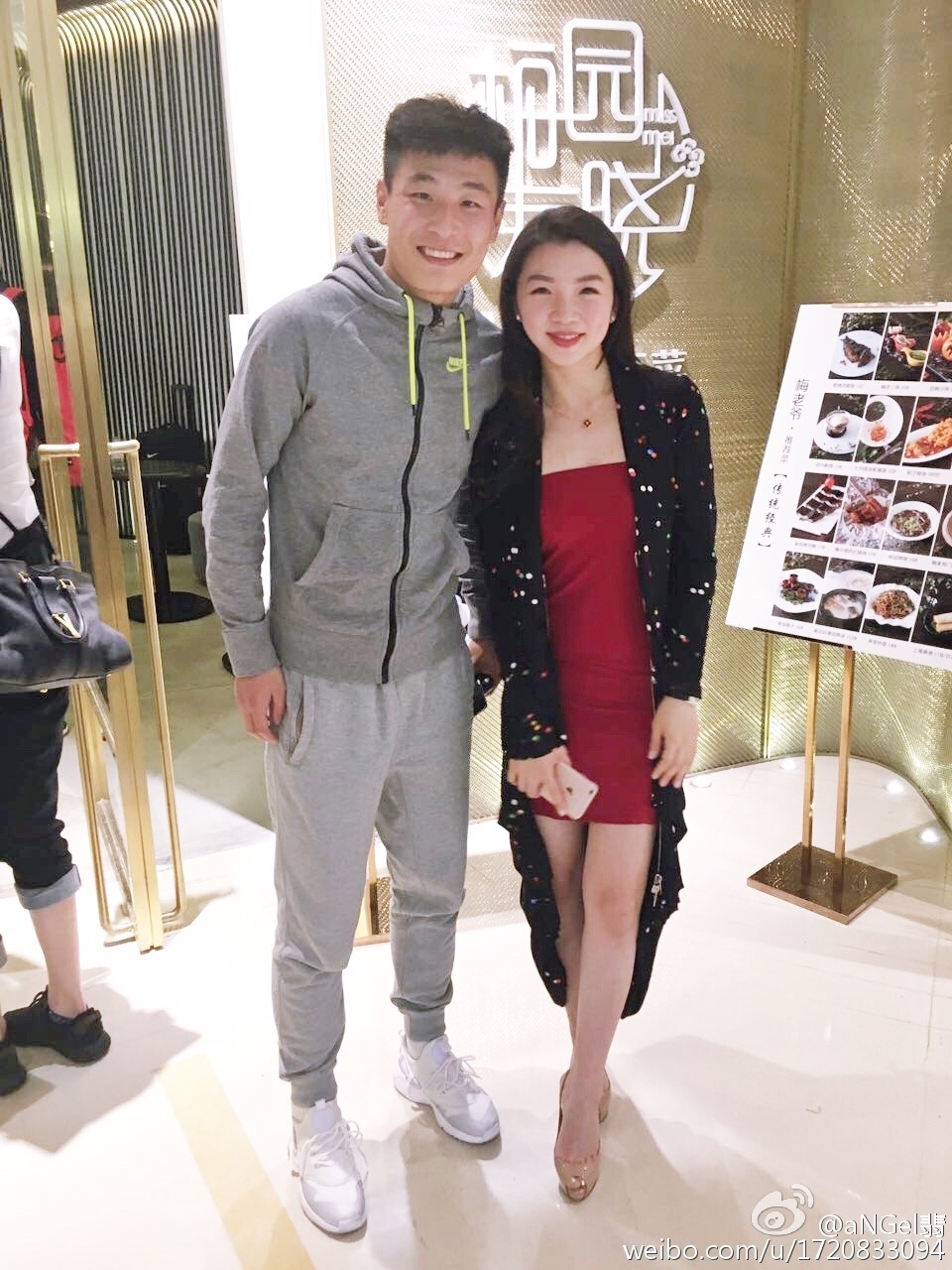 孙祥妻子东京游玩 穿和服美翻了