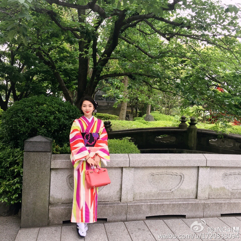 孙祥妻子东京游玩 穿和服美翻了