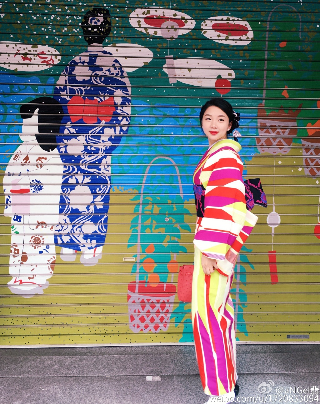 孙祥妻子东京游玩 穿和服美翻了