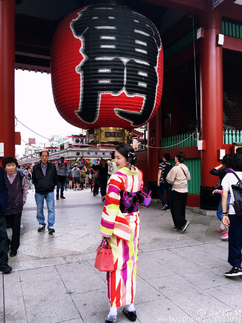 孙祥妻子东京游玩 穿和服美翻了