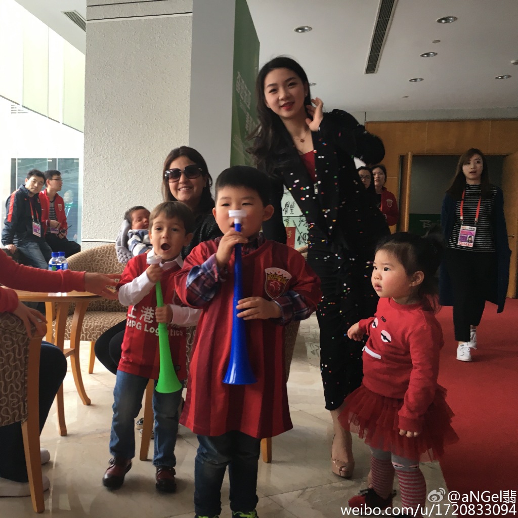 孙祥妻子东京游玩 穿和服美翻了