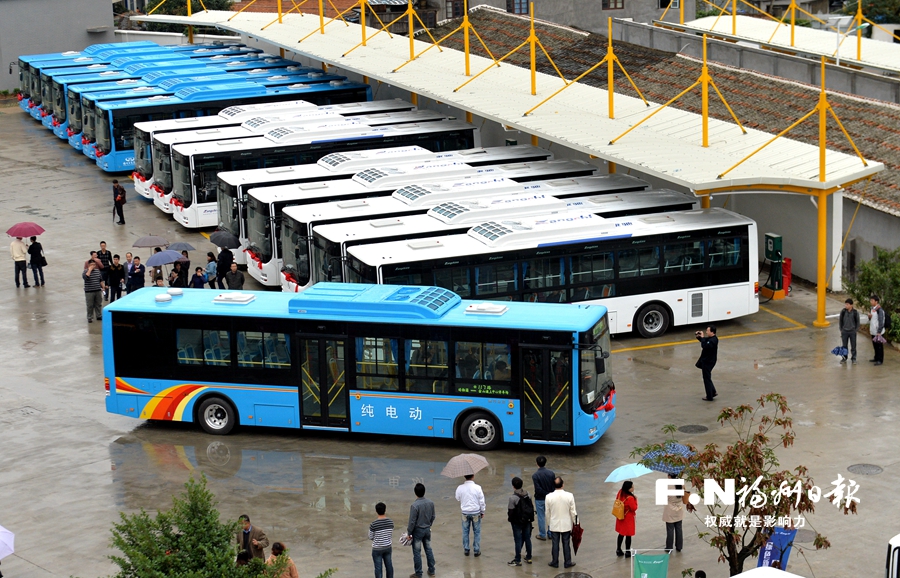 【焦点图】【滚动新闻】【地市 福州】福州加快新能源公交车投放 将实现公交车“不喝油”