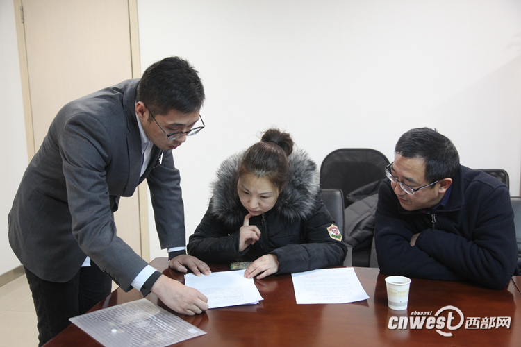 【今日看點】(頁面標題)保安接墜樓女被砸身亡 家屬可領工亡費70余萬 (內容頁標題)西安一保安接墜樓女被砸身亡 家屬可領工亡待遇70余萬 【今日看點】(頁面標題)保安接墜樓女被砸身亡 家屬可領工亡費70余萬 (內容頁標題)西安一保安接墜樓女被砸身亡 家屬可領工亡待遇70余萬