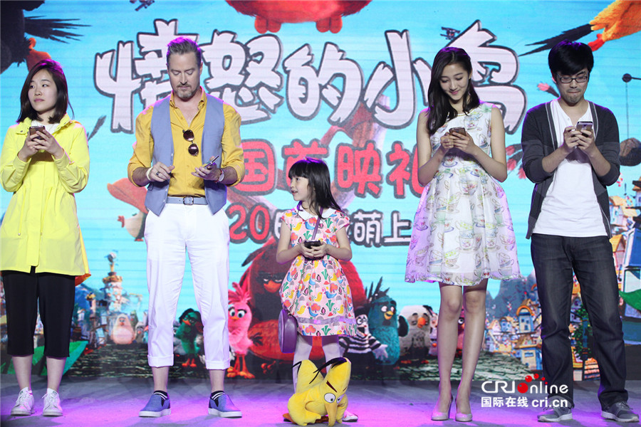 《憤怒的小鳥》中國首映 夏克立玩遊戲為夏天贏玩偶