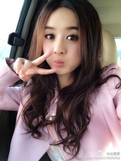 宋仲基张艺兴杨幂赵丽颖 明星自拍萌全靠嘟嘴【图】