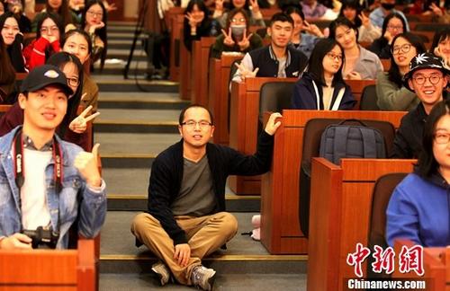 对话台湾学子 导演叶君说《我在故宫修文物》是一部职业剧