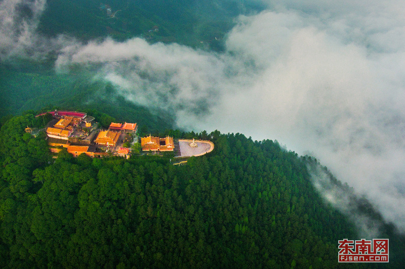 永春：云雾缭绕似仙境