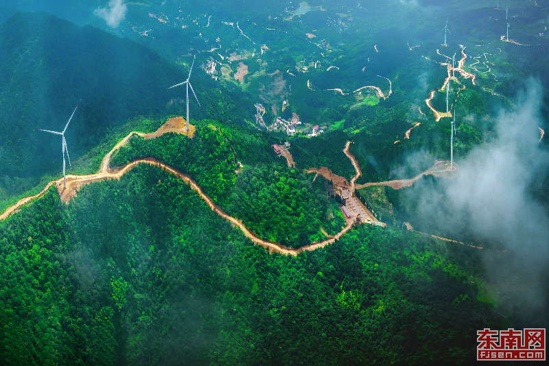 永春：云雾缭绕似仙境
