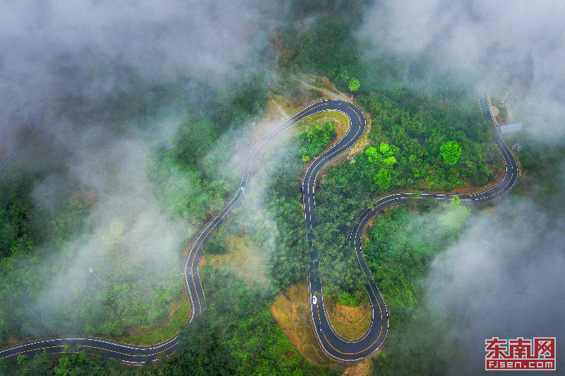 永春：云雾缭绕似仙境