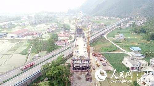 貴南高鐵建設工地掀起勞動競賽熱潮