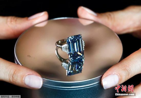 全球最大艳彩蓝钻拍卖创纪录：3.35亿元人民币(图)