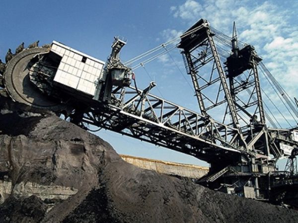 国务院：两年压减10%钢铁煤炭产能