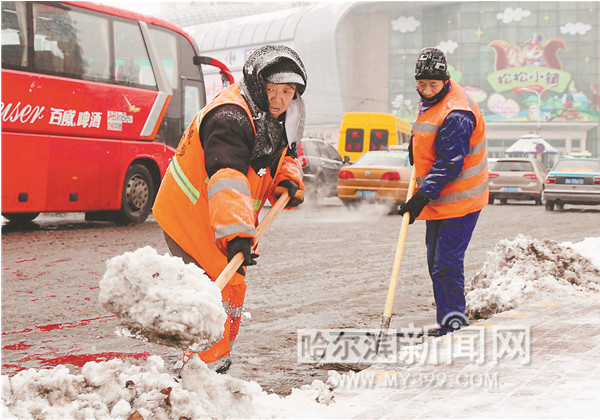 【龙江要闻】哈市出动六万余人次打赢今冬以来最大清冰雪“战役”