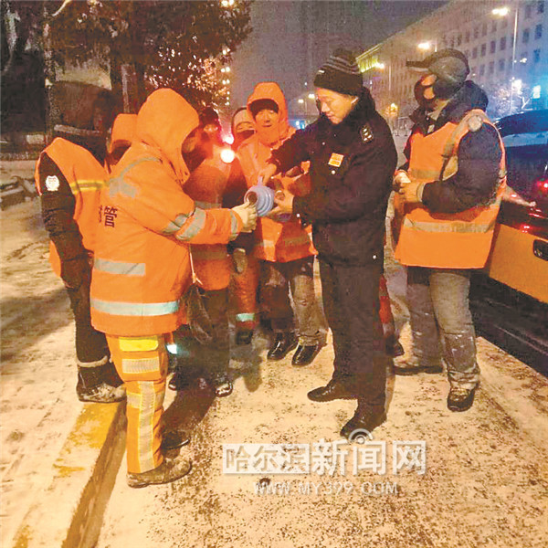 【龙江要闻】哈市出动六万余人次打赢今冬以来最大清冰雪“战役”