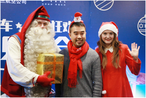 圣诞老人空降广州租租车 中国驾照明年或将被芬兰认可