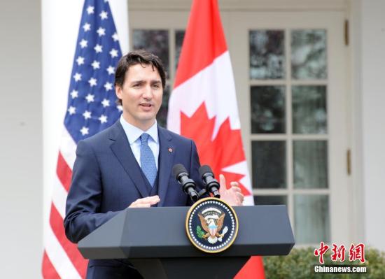 加拿大总理特鲁多肘击反对党女议员 三度道歉