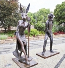 國際知名藝術家雕塑作品 “入駐”長江主軸右岸大道