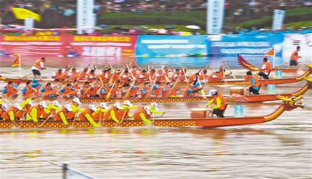 【城市远洋】【焦点图】重庆垫江：龙舟竞渡迎端午