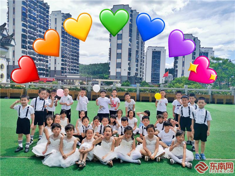 萌翻了！三明泰寧這家幼兒園畢業照超讚！