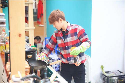 親愛的客棧_fororder_陳翔打掃廚房