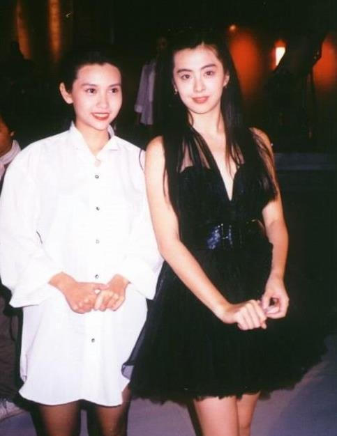 女神VS女神！邱淑贞王祖贤 最顶级美女合影谁被艳压