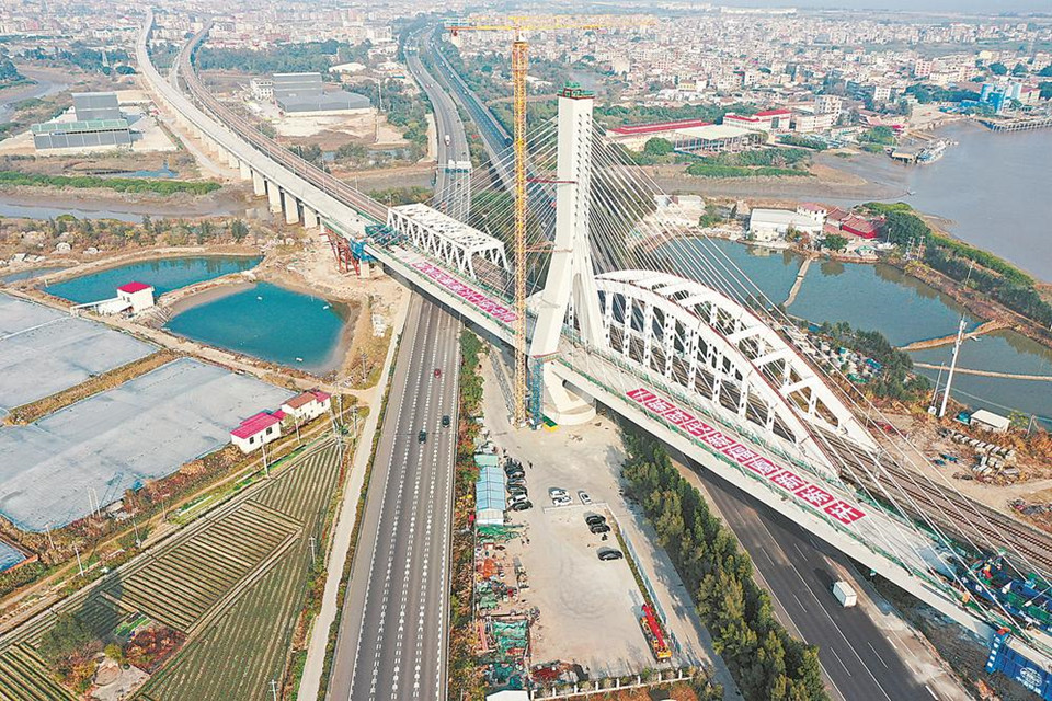 木兰溪特大桥斜拉桥主梁顺利合龙_fororder_木兰溪特大桥