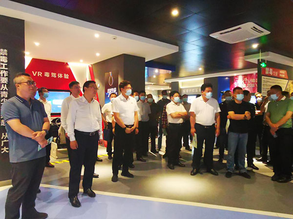 阿坝州委常委,政法委书记,州禁毒委主任杨宏寿,阿坝州副州长,州公安局