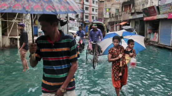 孟加拉国遭热带风暴袭击 致24人死亡50万人撤离