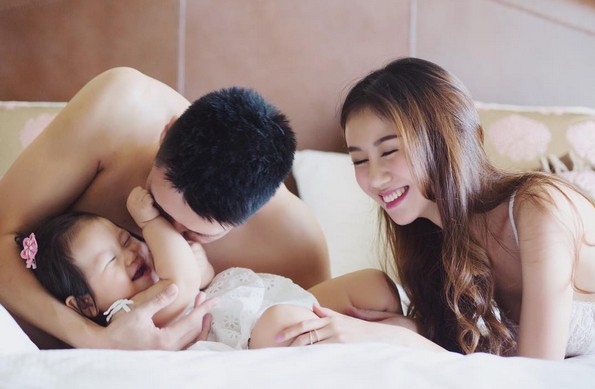 网红孙悦:直播美国特训 休闲陪女儿"逗鹅"