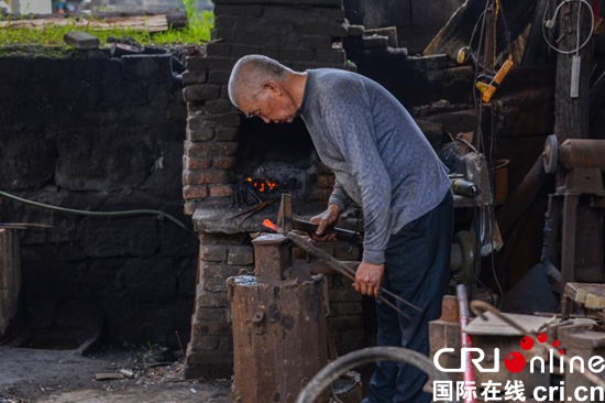 貴州務川：七旬老人的鐵匠舖堅守