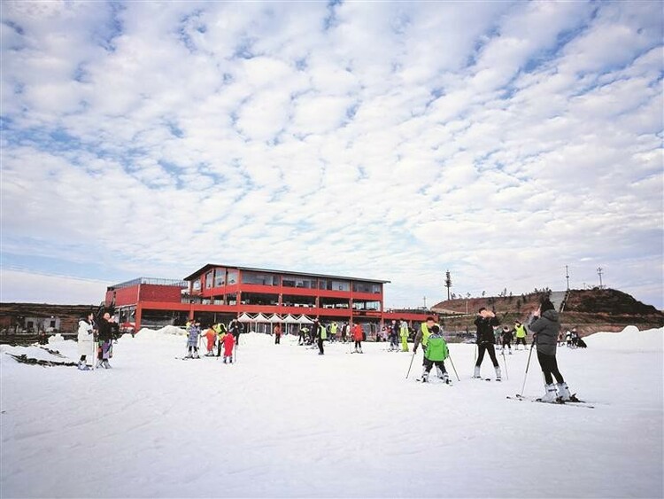 （中首）冬遊貴州“趣”滑雪_fororder_滑雪2