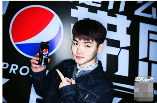 “探索未知、拥抱未来”—敢黑带感的百事黑X空间快闪店引爆社交圈 “探索未知、拥抱未来”—敢黑带感的百事黑X空间快闪店引爆社交圈