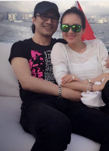 章子怡汪峰公开秀恩爱 女方喊男方“醒她爹”(图)