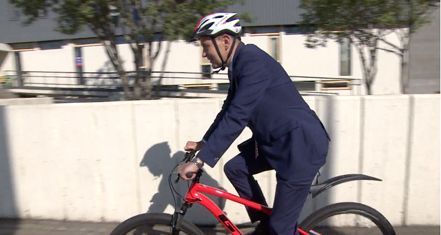 冰岛总统大选投票 现任总统可望连任